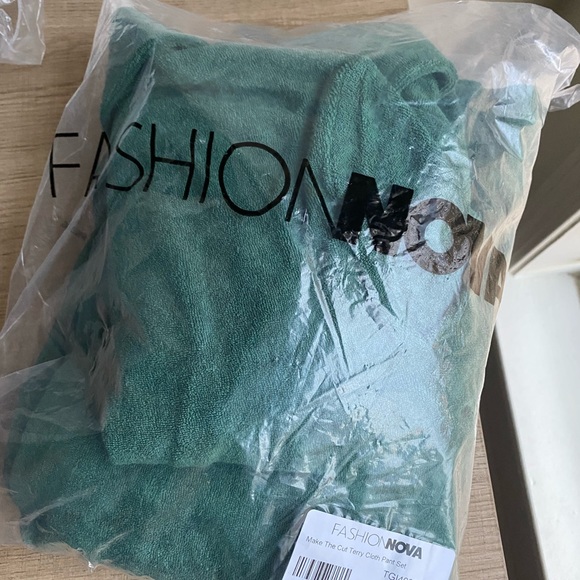 Jogging set - Picture 3 of 3